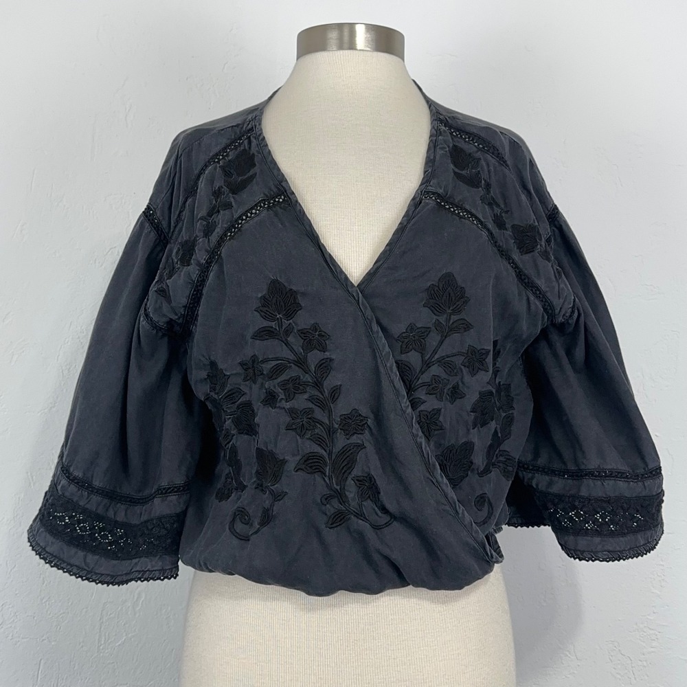 Ariat Boho Western Goth Top Sz Small Faux Wrap Flutter Sleeve Floral Embroidered